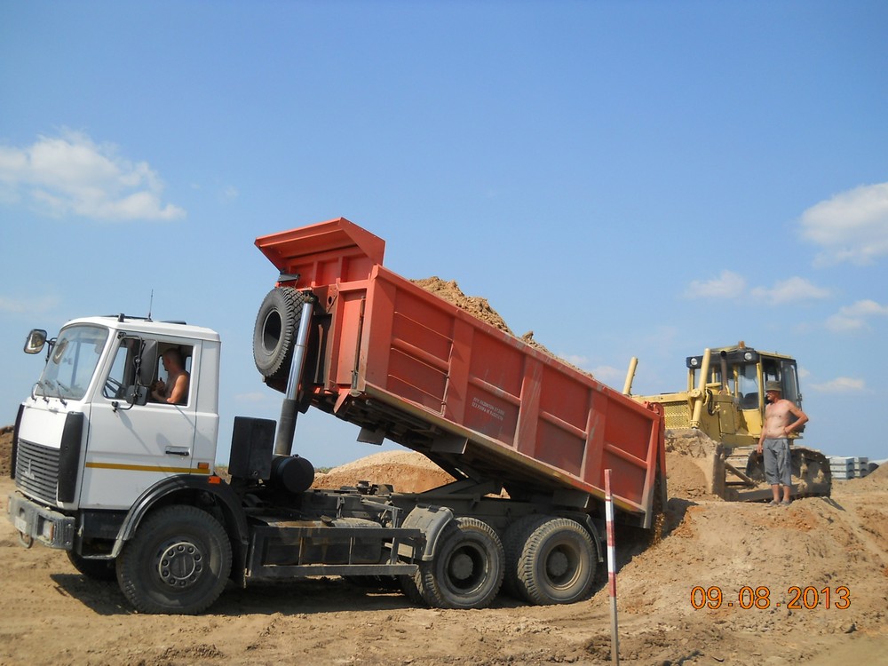 РАДОВАТЬ ЖИТЕЛЕЙ НОВЫМ ДОРОЖНЫМ ПОКРЫТИЕМ